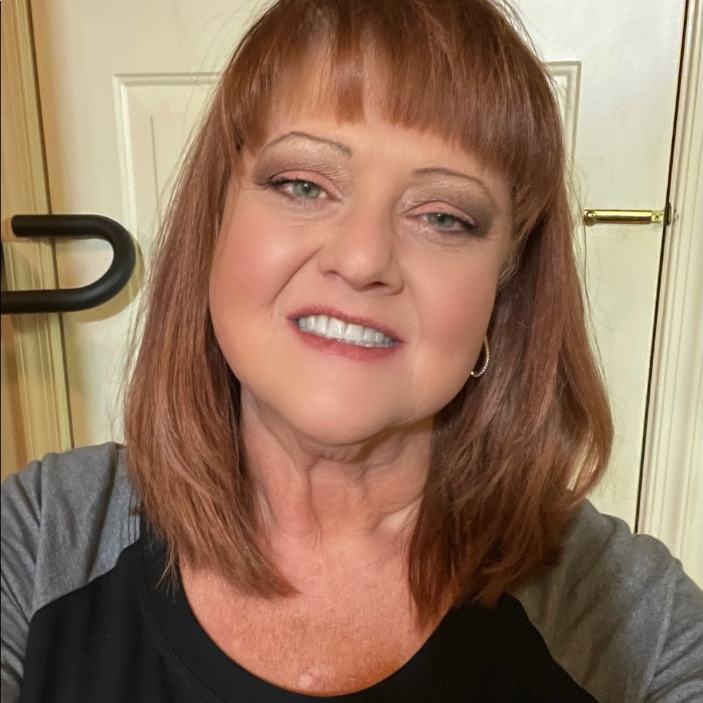 Meet your Posher, Connie